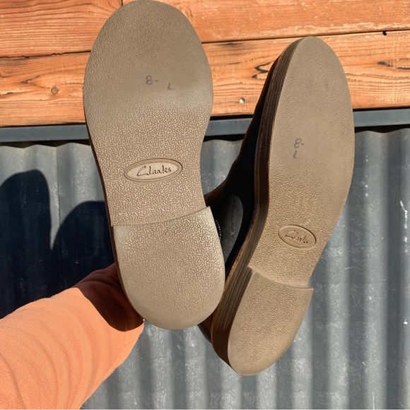 Clarks Chelsea Boot - Picture 4 of 7